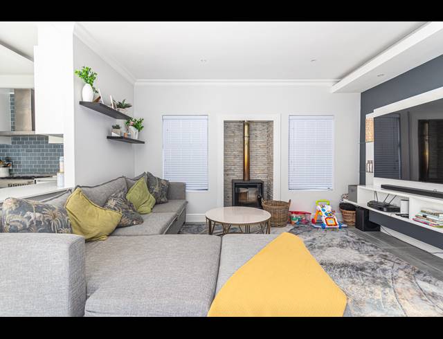 5 BEDROOM FREEHOLD FOR SALE IN SAGEWOOD